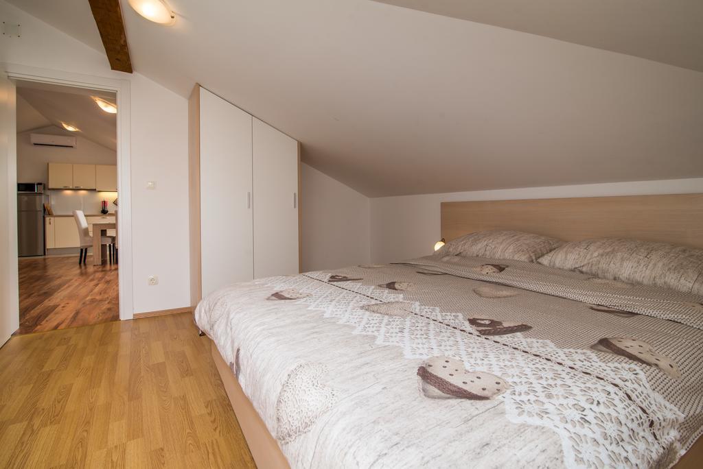 Apartman Marinko คิร์ก ภายนอก รูปภาพ